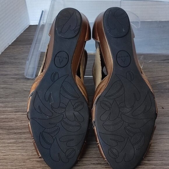 Clarks Artisan Strappy Sandals Size 8 Bronze Metallic Leather Open Toe Comfort - Picture 10 of 12